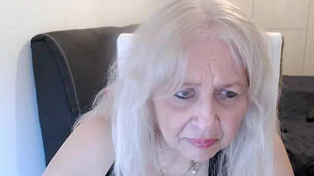 SusiLifeXXX: онлайн-секс-чат