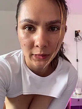 SofiaG_ Adlı Modelin Canlı XXX Sohbeti