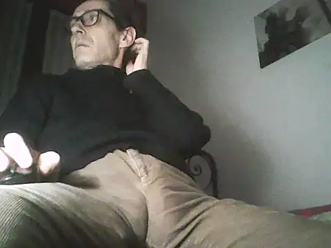 Moro_ra Show in webcam