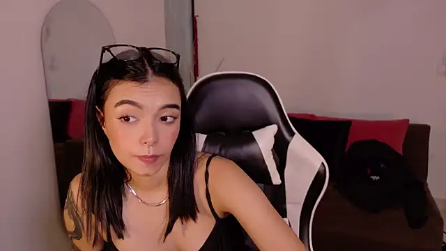 AnabelWolf Adlı Modelin Canlı XXX Sohbeti