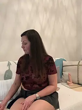 دردشة HotLdyllic الجنسية المباشرة