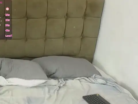 XXX chat uživo modela Alaiia___