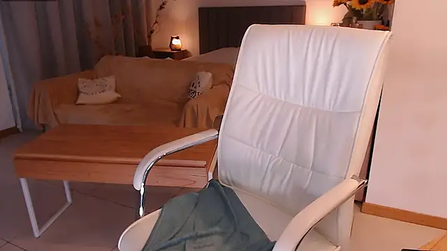 Tilly_Eliot Live XXX-Chat