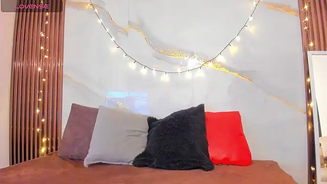 SaraApril_1: онлайн-секс-чат