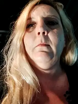 Chatroom XXX en direct de BecciDeluxe