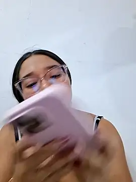 -VICKKY's Live XXX Chat