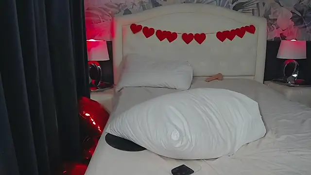 Show modela MaeveMoon na web-kameri