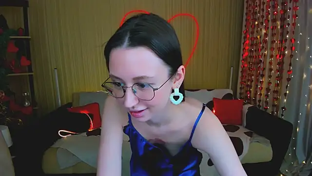 YourLovellyStory's Live XXX Chat