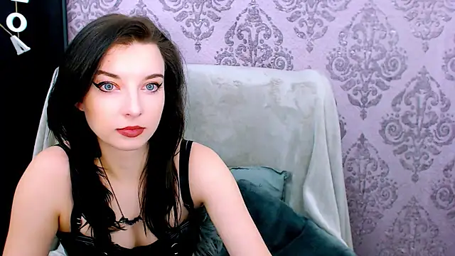 DominantLuna live XXX chat