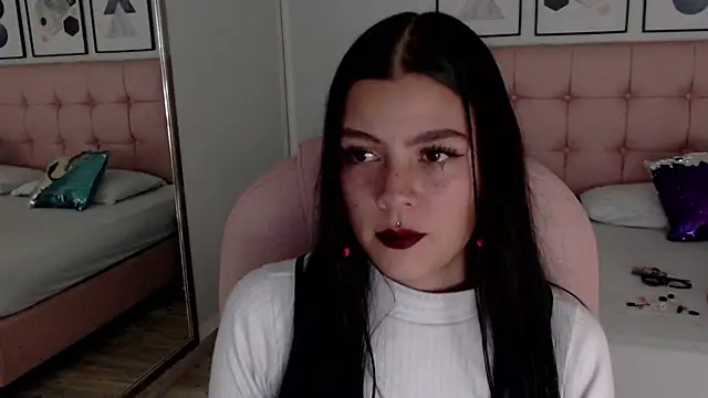 Chat XXX en directo de KikiVelvet