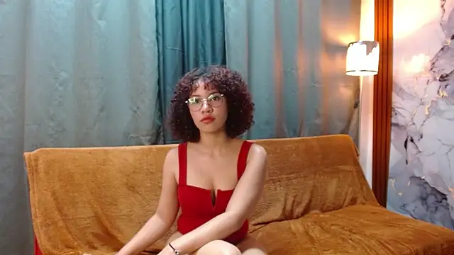 Avrilhill18 现场XXX聊天