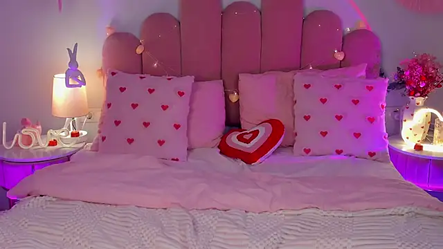 ElsaYoung Adlı Modelin Canlı XXX Sohbeti