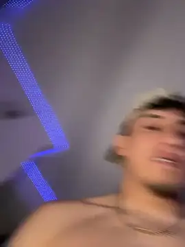 strongboy_ 现场XXX聊天