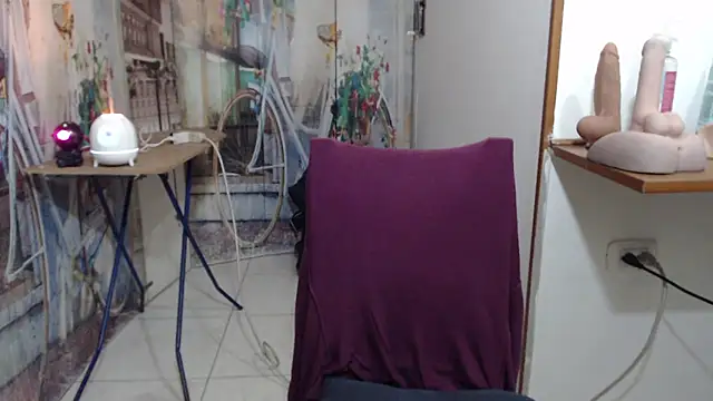 curly_greeneyed Adlı Modelin Canlı XXX Sohbeti