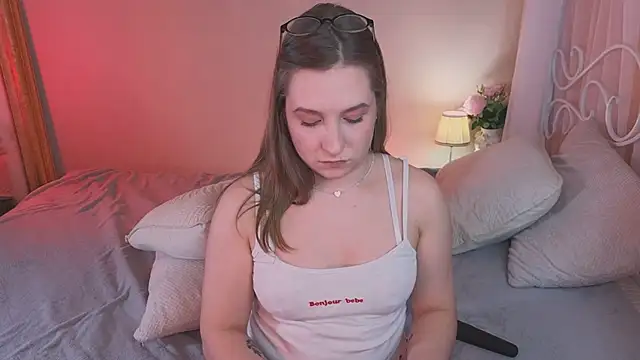 saint_trisha's Live XXX Chat