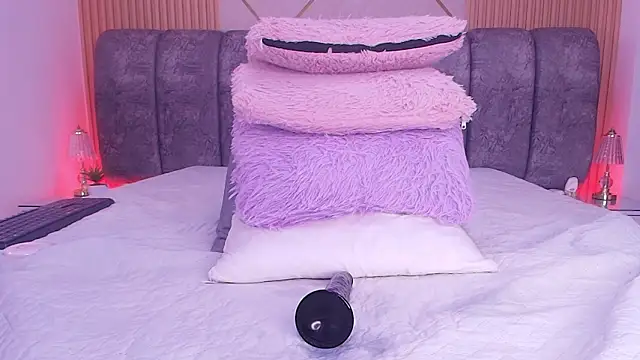 naia_blessed: онлайн-секс-чат