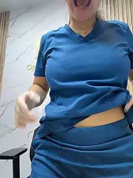 alicee16 Adlı Modelin Canlı XXX Sohbeti