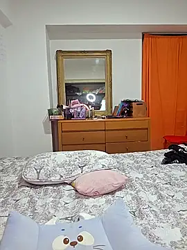 Nova-Satela 即時 XXX 聊天