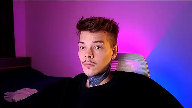 دردشة DENIS_HERE الجنسية المباشرة