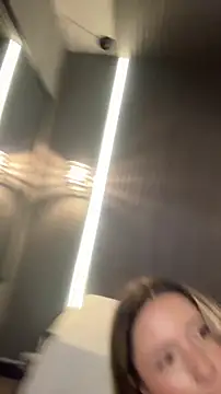 MiaPetit_'s Live XXX Chat