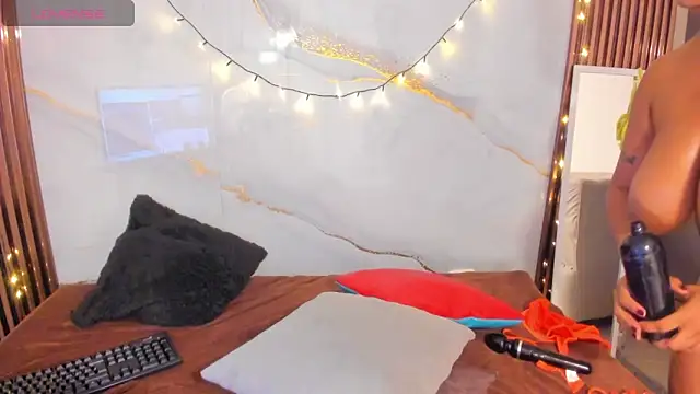 SaraApril_1 Chat XXX live