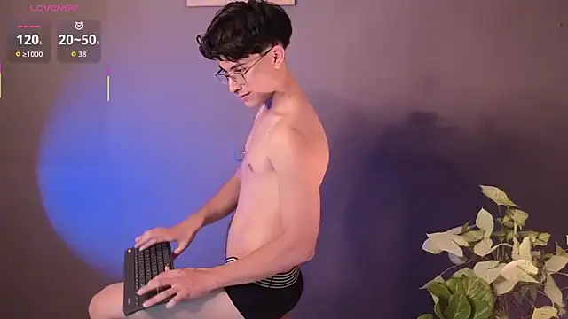 Aaron_EzeのライブXXXチャット