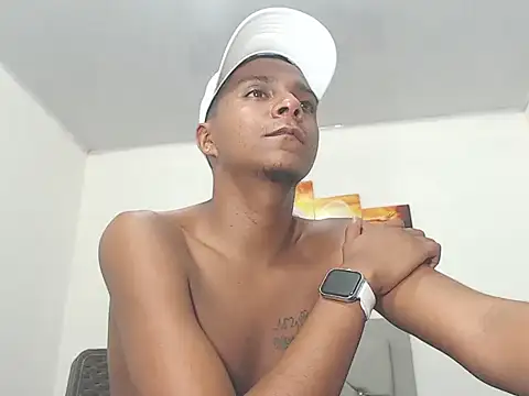 hotboyluxeのライブXXXチャット