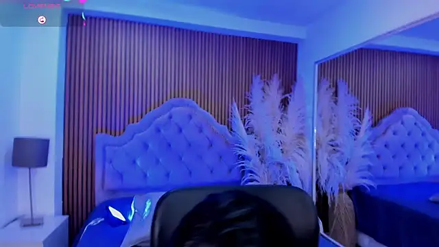 SelenaStonne 即時 XXX 聊天