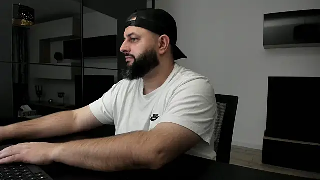 دردشة DravenPeak الجنسية  المباشرة