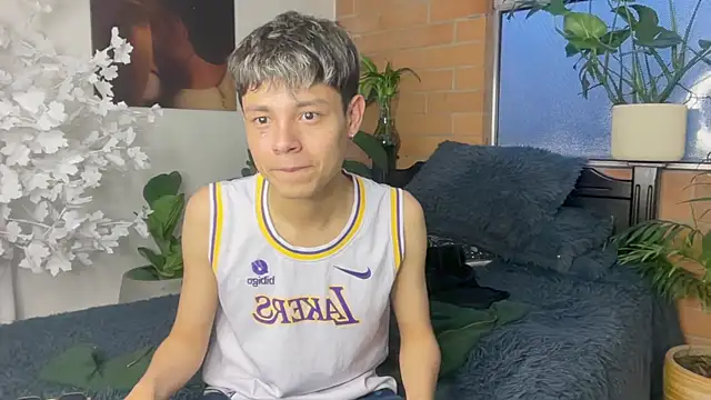 Czat XXX na żywo – Andy_Belier23