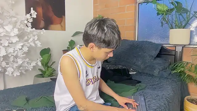 Andy_Belier23's Webcam Show