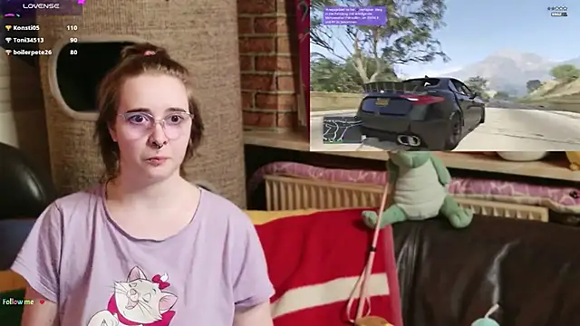 GamerGirl_Eve Chat XXX in diretta