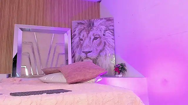 NicoleMonet1 Adlı Modelin Canlı XXX Sohbeti