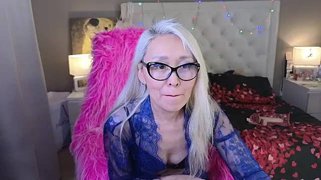 RoxalanaStar Chat XXX in diretta