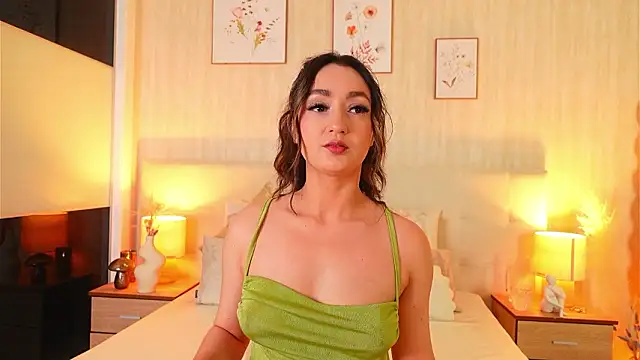 ZamphyraNightt – Naživo XXX chat