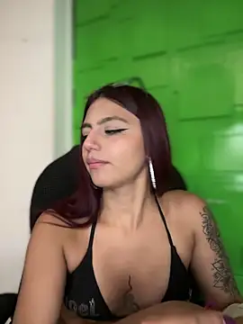 Emily-teen élő XXX-chatje