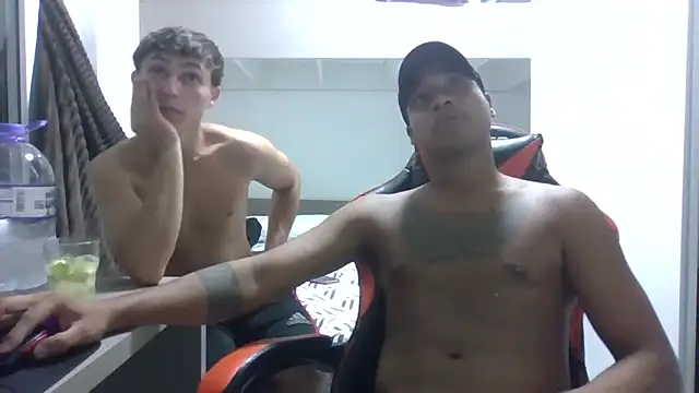 Czat XXX na żywo – JUNINHOLEKEJR