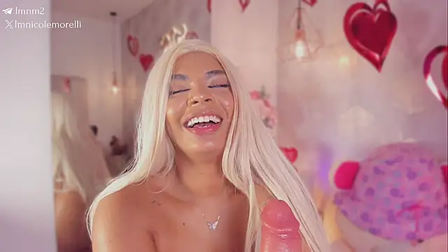 Nicolemorelli2's Webcam Show