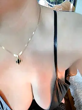 Amelia_99 Adlı Modelin Web Kamerası Şovu