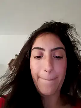 Chat +18 de MIYESSI ao vivo