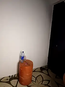 Pokazy przed kamerką – Simone_Miller