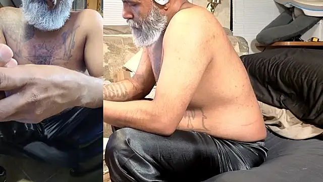 Clouds_4play live XXX chat