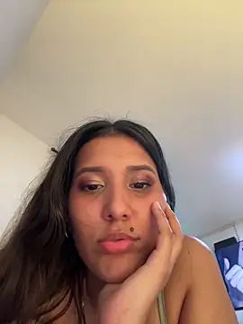 IsabellaJoness_ লাইভ XXX চ্যাট