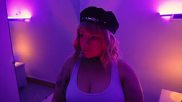 Онлайн чат XXX Gloomydoll