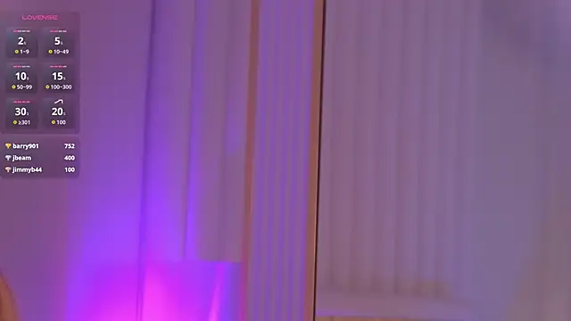 MollyHilton: онлайн-секс-чат