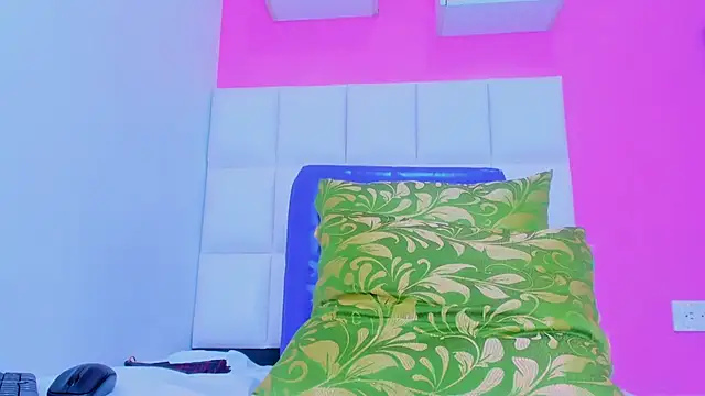 دردشة Baby_doll_XOXO الجنسية المباشرة