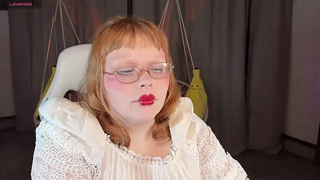 LottieReedのライブXXXチャット