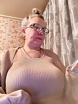 Chat XXX en directo de Cerd_Ayaz