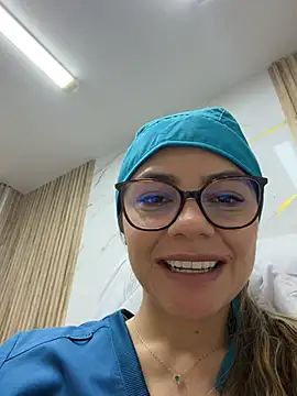 XXX chat uživo modela alicee16