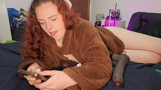 ENGLISHEMILY_69 Adlı Modelin Canlı XXX Sohbeti